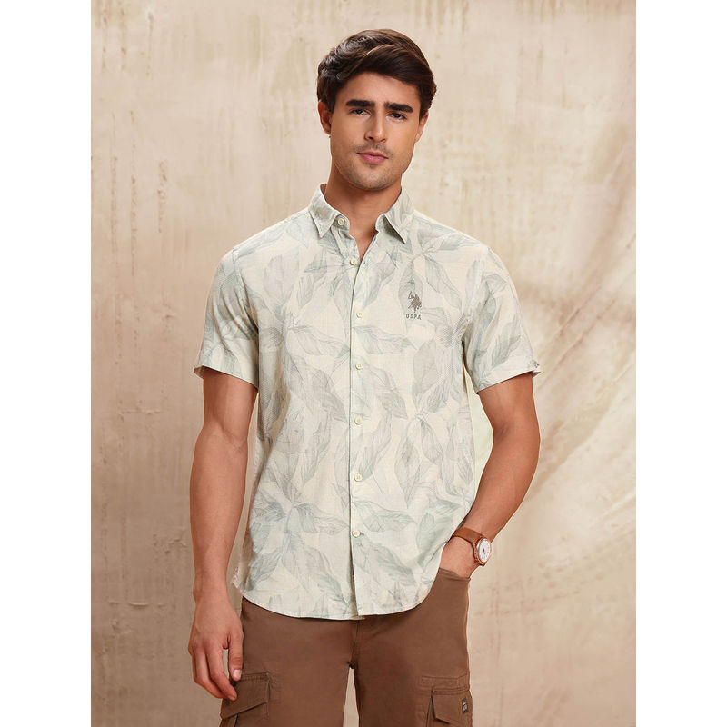 U.S. Polo Assn. Denim Co. Men Beige Slim Fit Tropical Printed Shirt (40)
