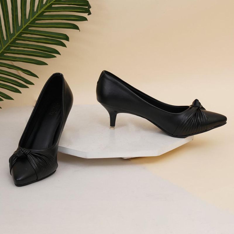 SHUZ TOUCH Solid Black Pointed Toe Pumps (EURO 39)