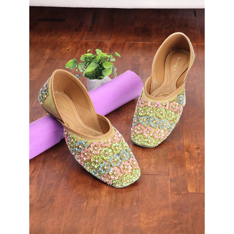 Iconics Womens Green Color Comfortable Ethnic Embellished Juttis (EURO 40)
