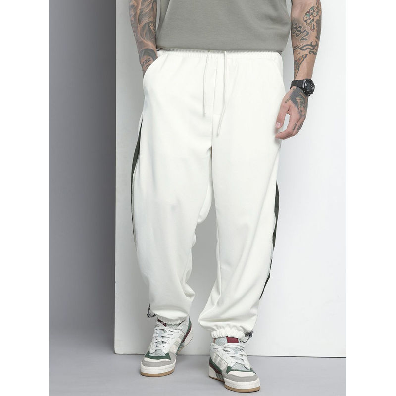 The Indian Garage Co White Men's Loose Fit Textured Mid-Rise Knitted Joggers (S)