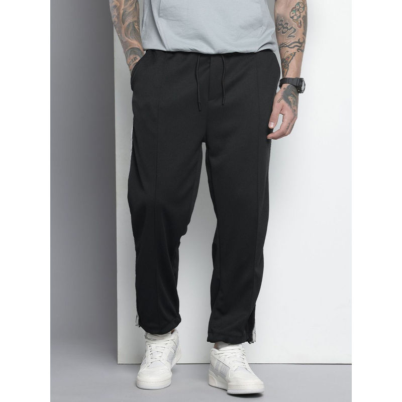 The Indian Garage Co Black Men's Relaxed Fit Mid-Rise Knitted Joggers (S)
