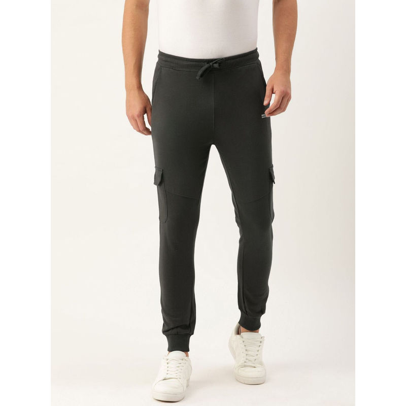 The Indian Garage Co Grey Men's Slim Fit Solid Mid-Rise Knitted Joggers (S)