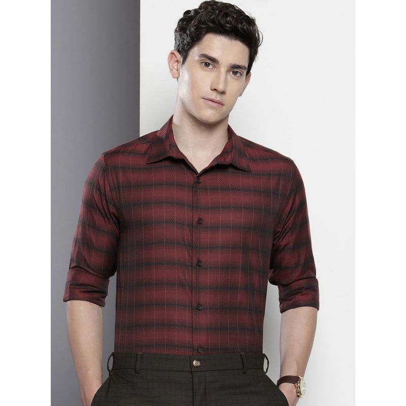 The Indian Garage Co Men Slim Fit Checked Full Sleeves Cutaway Maroon Formal Shirt (S)