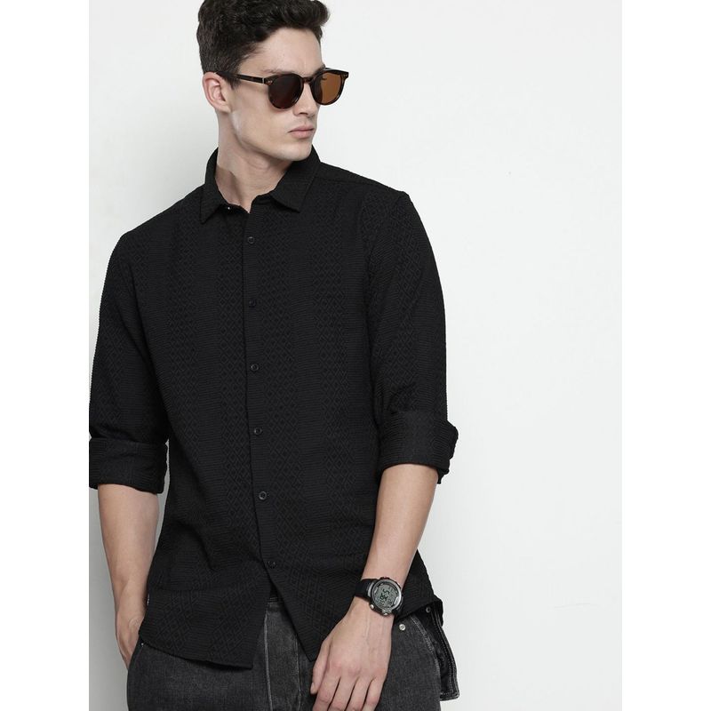 The Indian Garage Co Men Regular Fit Textured Full Sleeves Cutaway Black Casual Shirt (L)