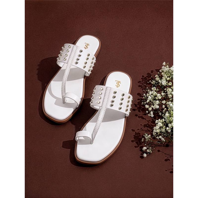 Louis Stitch Women White Toe-Ring Embellished Beads Flats (UK 3)