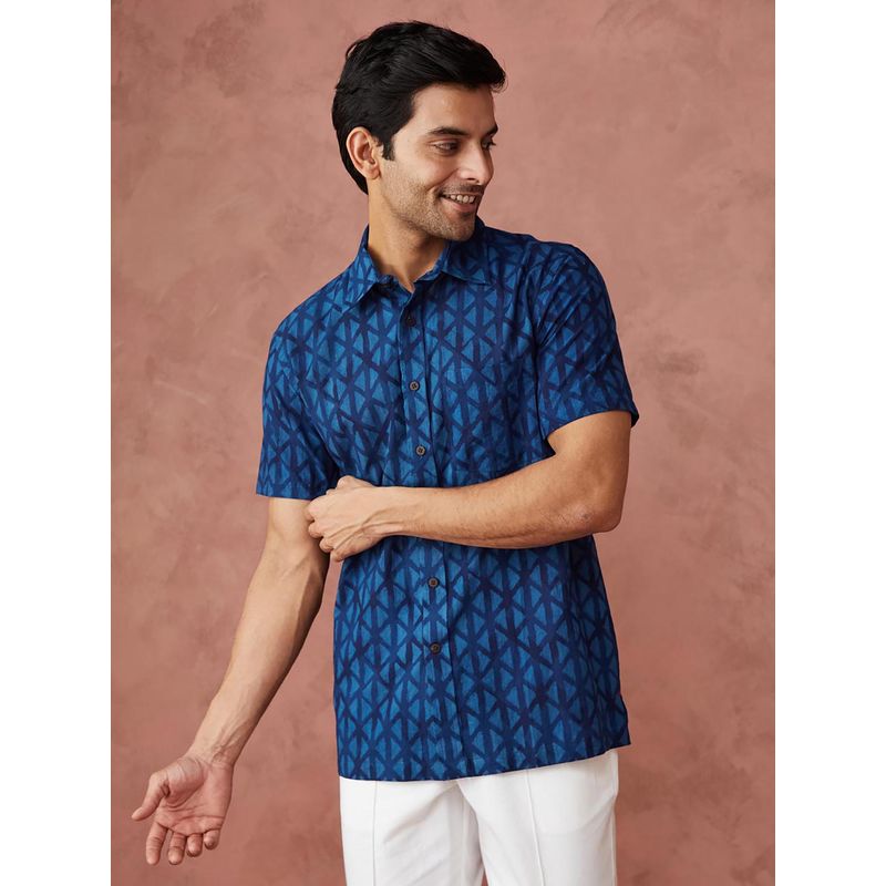 Fabindia Men Cotton Geometric Straight Fit Blue Shirt (M)