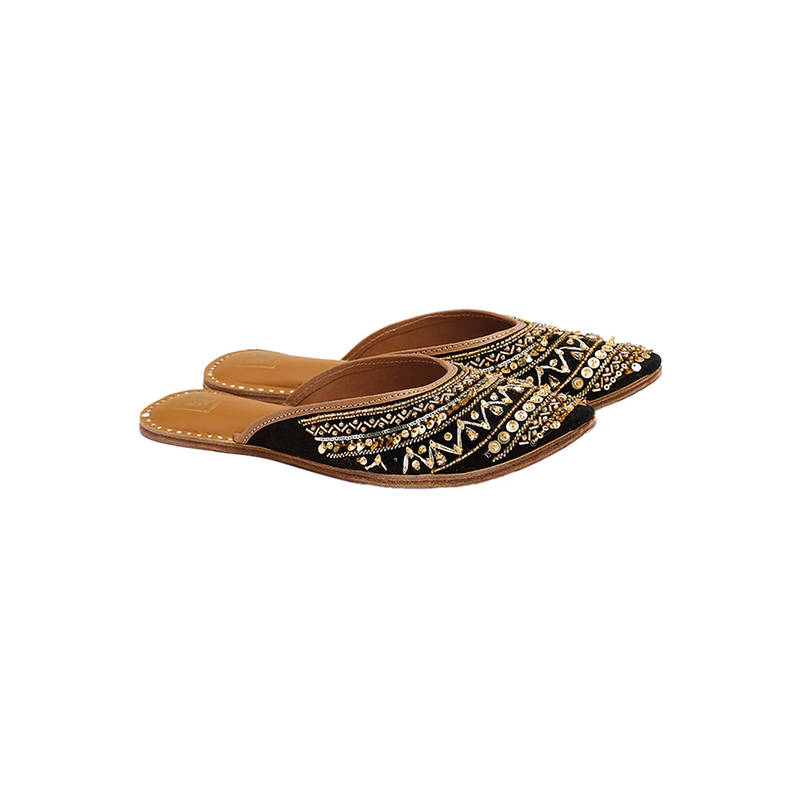 House of Vian Rooh Embroidered Black Juttis (EURO 38)