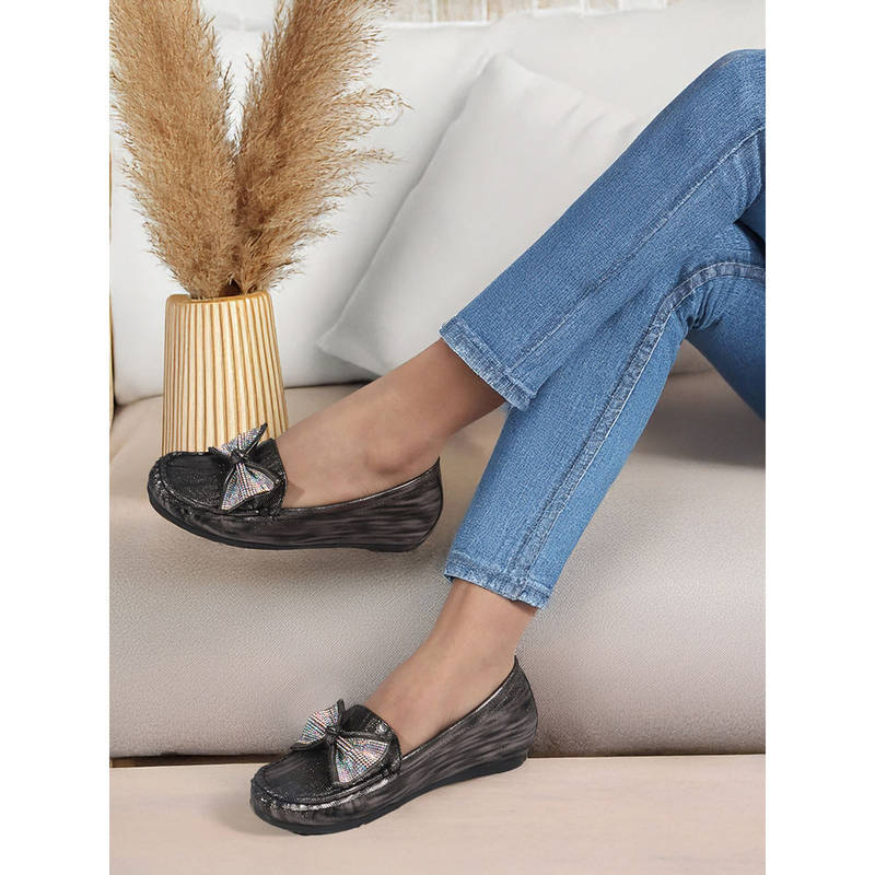 Carlton London Women'S Chic Gunmetal Slip-On Loafers with Glitter Bow Detail (EURO 36)