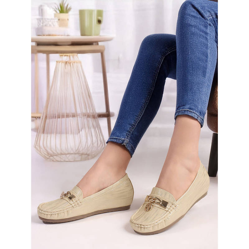 Carlton London Women'S Textured Slip-On Loafers with Chain Detail (EURO 36)