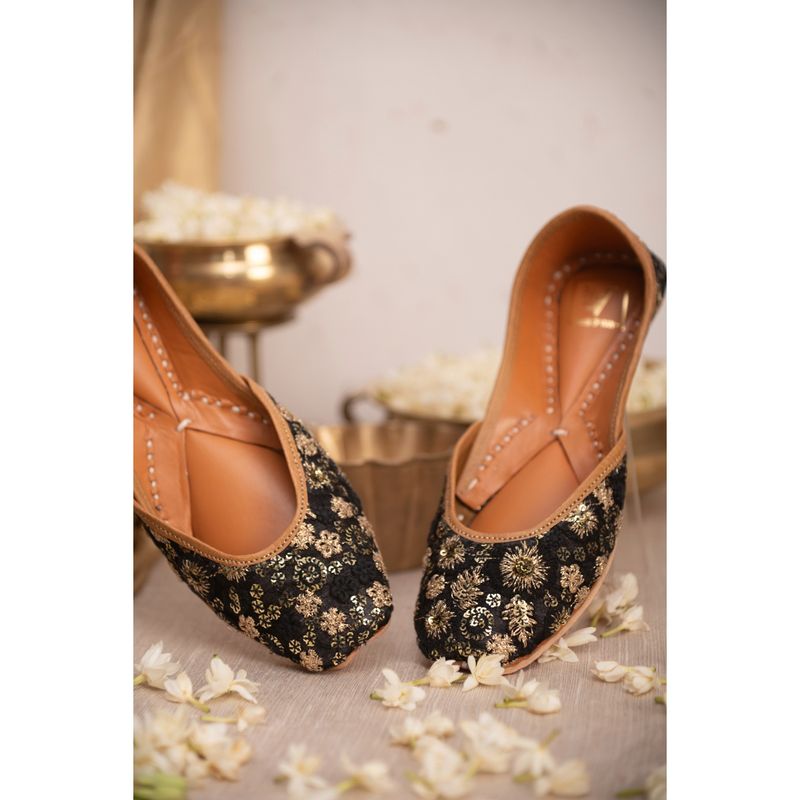 House of Vian Abeera Embroidered Juttis (EURO 38)