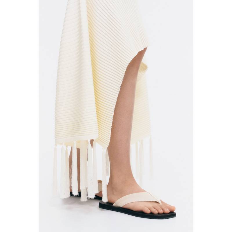 H&M Women White Flip-Flops (4-5) (4-5)