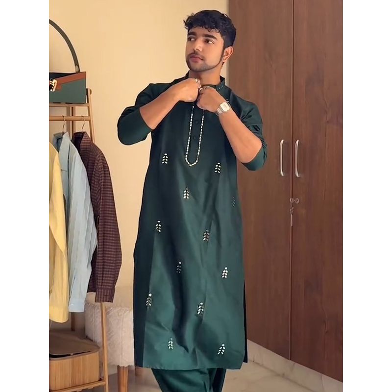 KISAH Men Green Embroidered Kurta (38)