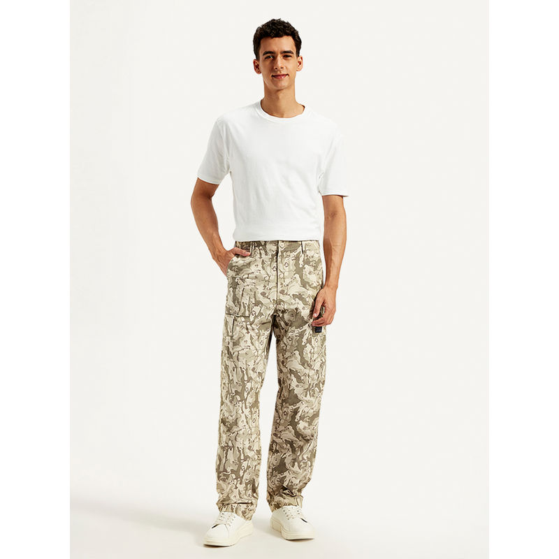 Levi's Men Beige Camouflage Printed Loose Fit Cargos (34)