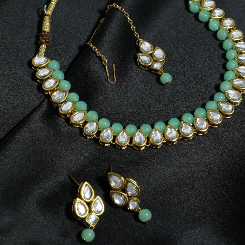 Aleena Green Kundan Necklace Set With Earrings And Mangtikka