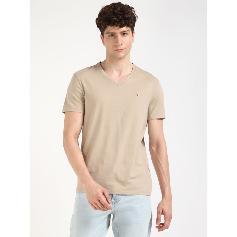 Tommy Hilfiger Men Beige Solid V-Neck Casual T-Shirt (M)