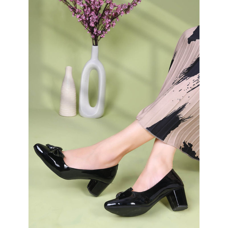 SHUZ TOUCH Women Block Heel Black Embellished Pumps Heels (EURO 36)