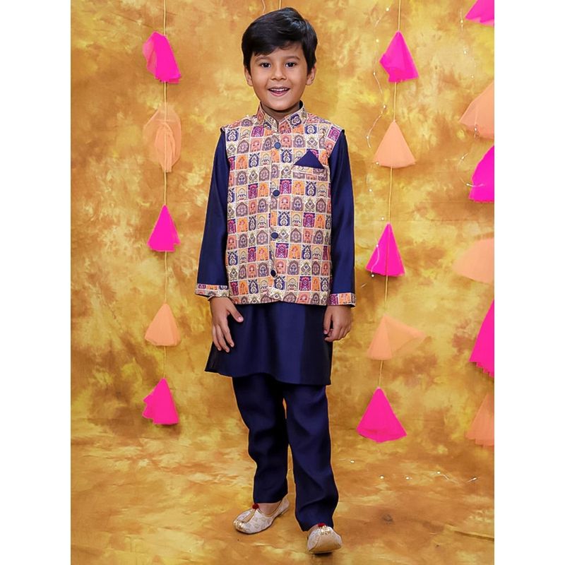 Ethnic Kurta With Pocket-Detail Printed Jacket And Pyjama main image 1