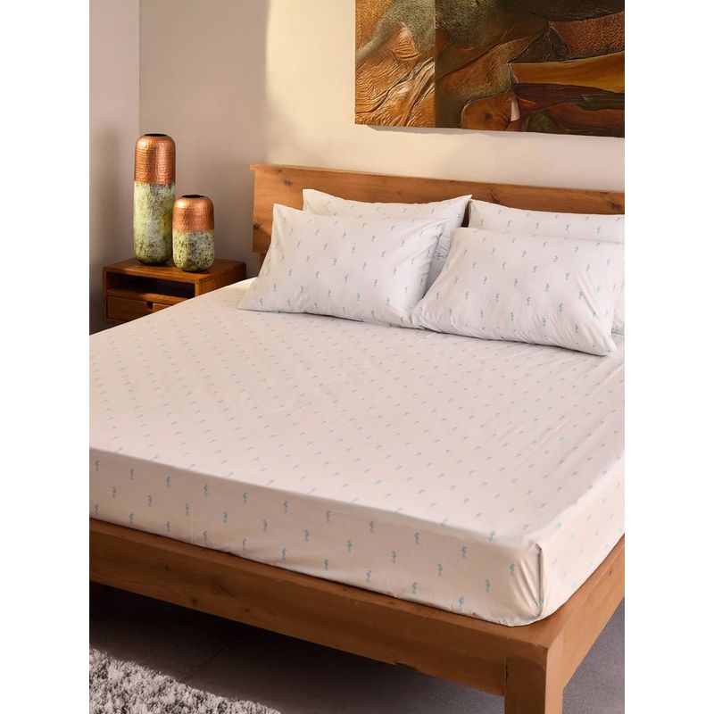 Unalome Marine 200 Tc Fitted Bedsheet with Two Pillow Covers (Queen)