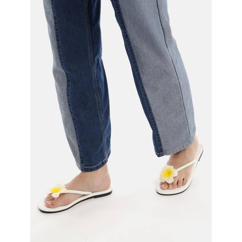 Zori World Bali - Floral White Flats (EURO 35)
