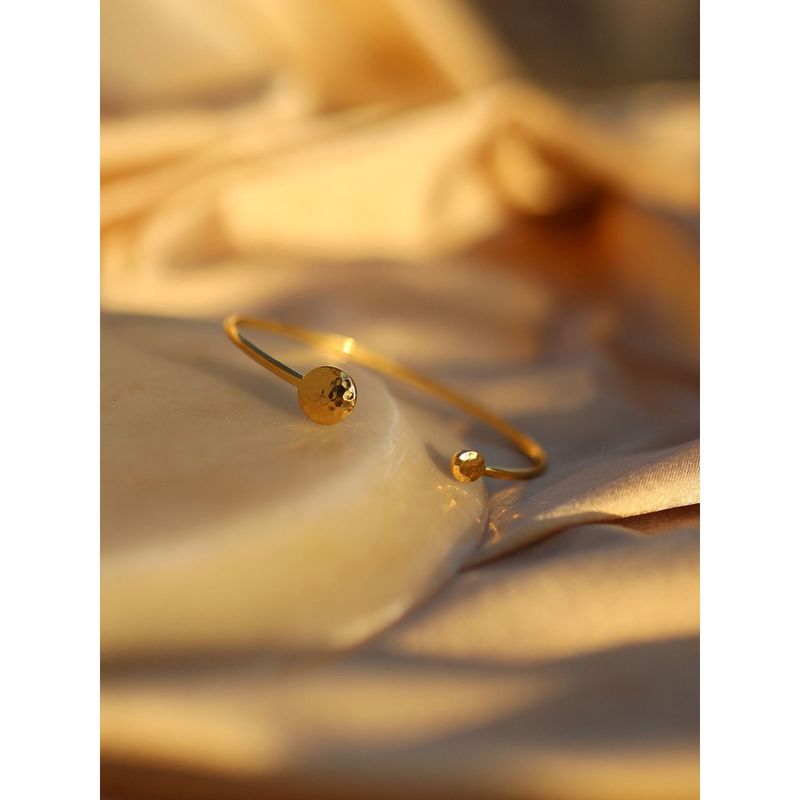 Buy Perfectly Average Textured Bracelet 18K Gold Plated For Women and Girl, Casual Wear Online