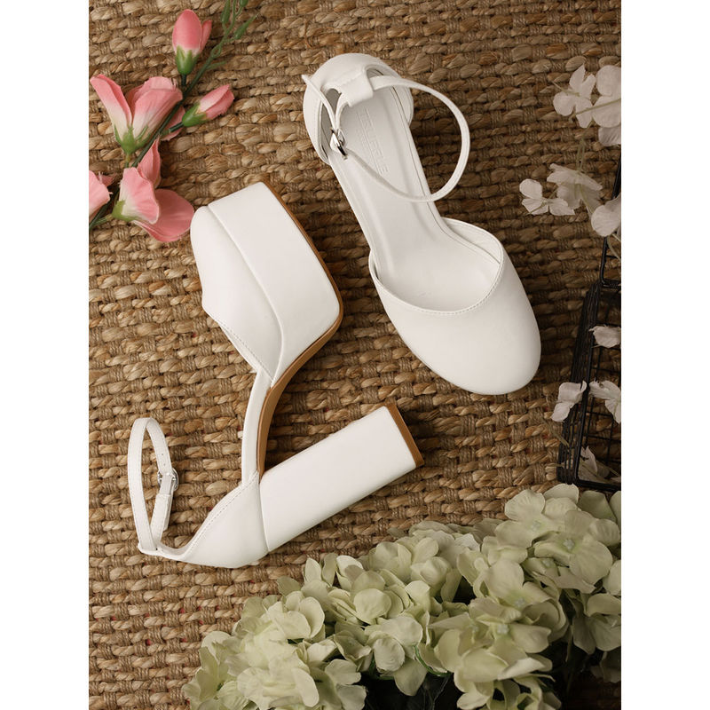 Truffle Collection White Solid Heels (UK 5)