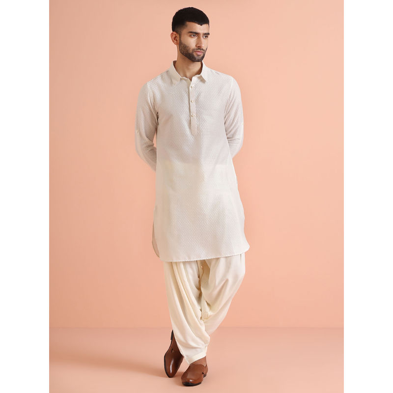 KISAH Men Off White Kurta and Patiala (Set of 2) (L)