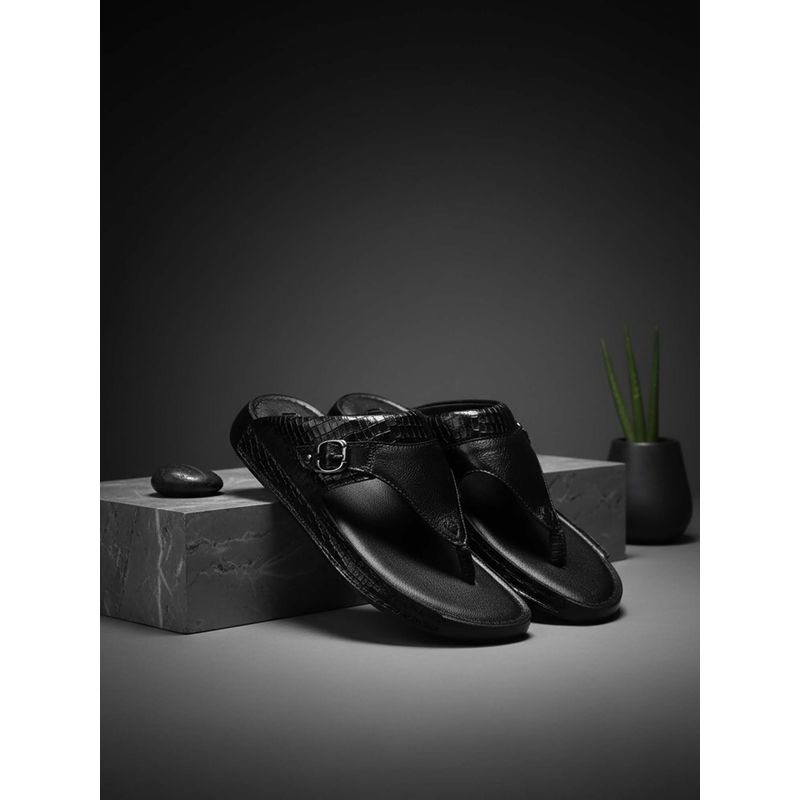 EZOK Men Black Sandals (EURO 40)