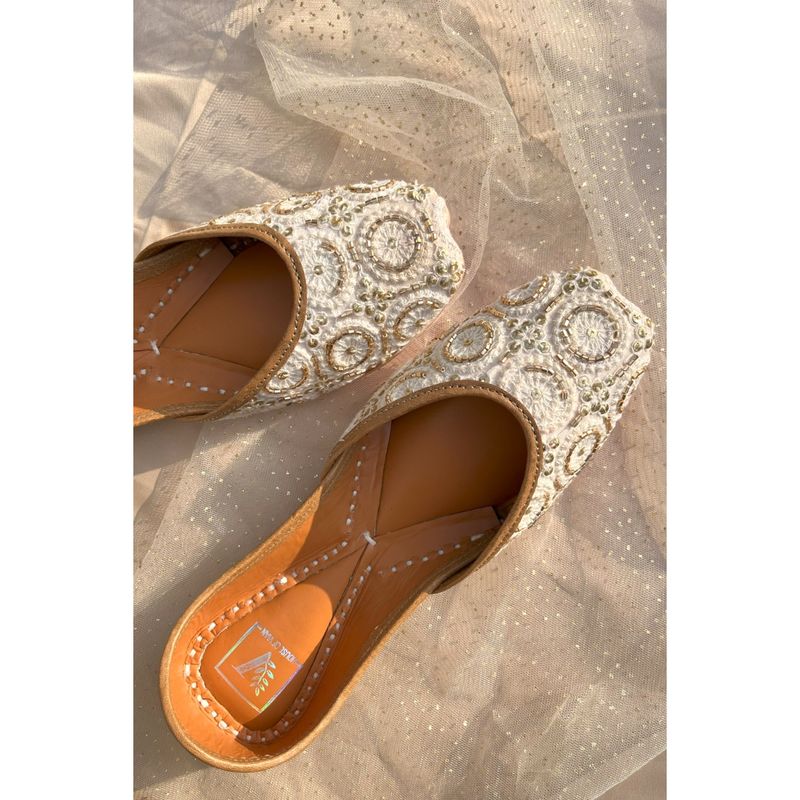 House of Vian Aafreen Threadwork Juttis (EURO 36)