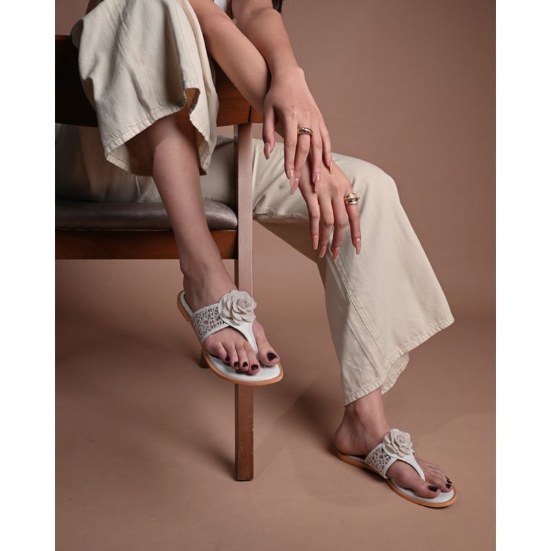 ELVIRAA White Flower Net Flats (EURO 36)