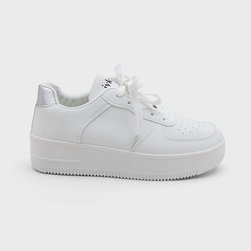 IYKYK by Nykaa Fashion Premium White Solid Casual Sneakers (EURO 39)