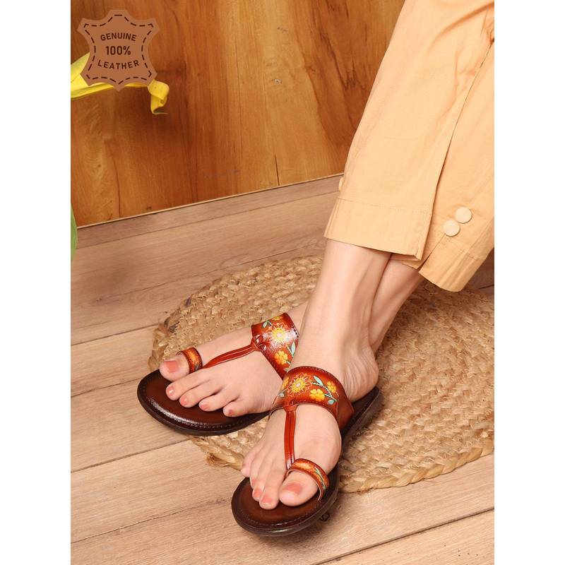 Carlton London Women Tan Floral Embroidered Toe-Ring Flats (EURO 36)