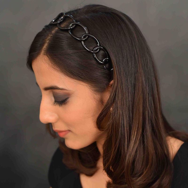 YoungWildFree Black Interlock Hair Band-Simple Dailywear Plastic Hairband:  Buy YoungWildFree Black Interlock Hair Band-Simple Dailywear Plastic  Hairband Online at Best Price in India | Nykaa