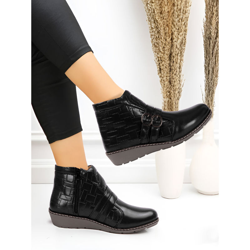 Iconics Black Women Solid Casual Boots (EURO 41)