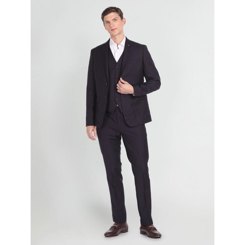 Arrow Tailored Fit 1851 Three Piece Suit (Set of 3) (44)