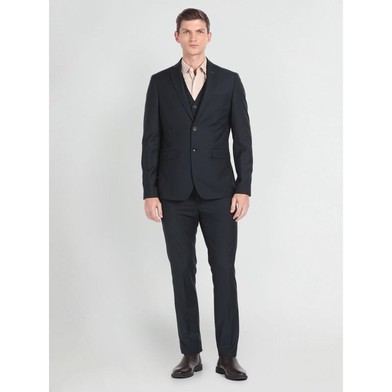 Arrow Solid Tailored Fit Three Piece Suit (Set of 3) (40)
