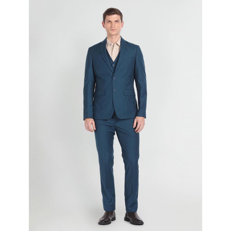 Arrow Solid Tailored Fit Three Piece Suit (Set of 3) (44)