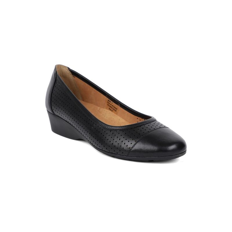 Bata Solid/Plain Black Ballerinas (UK 7)
