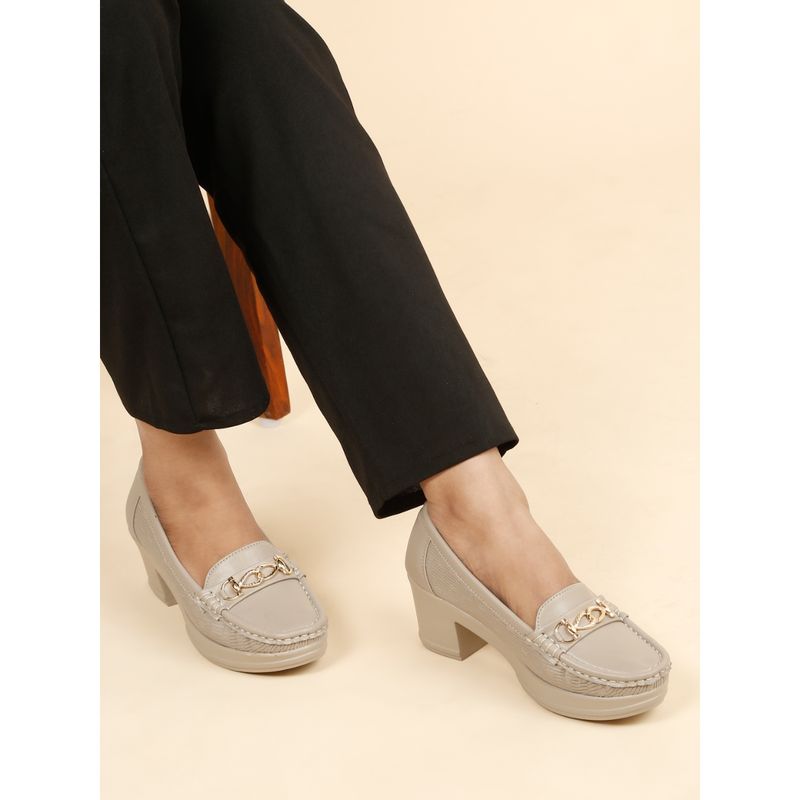 Flat n Heels Women Grey Loafers (EURO 38)