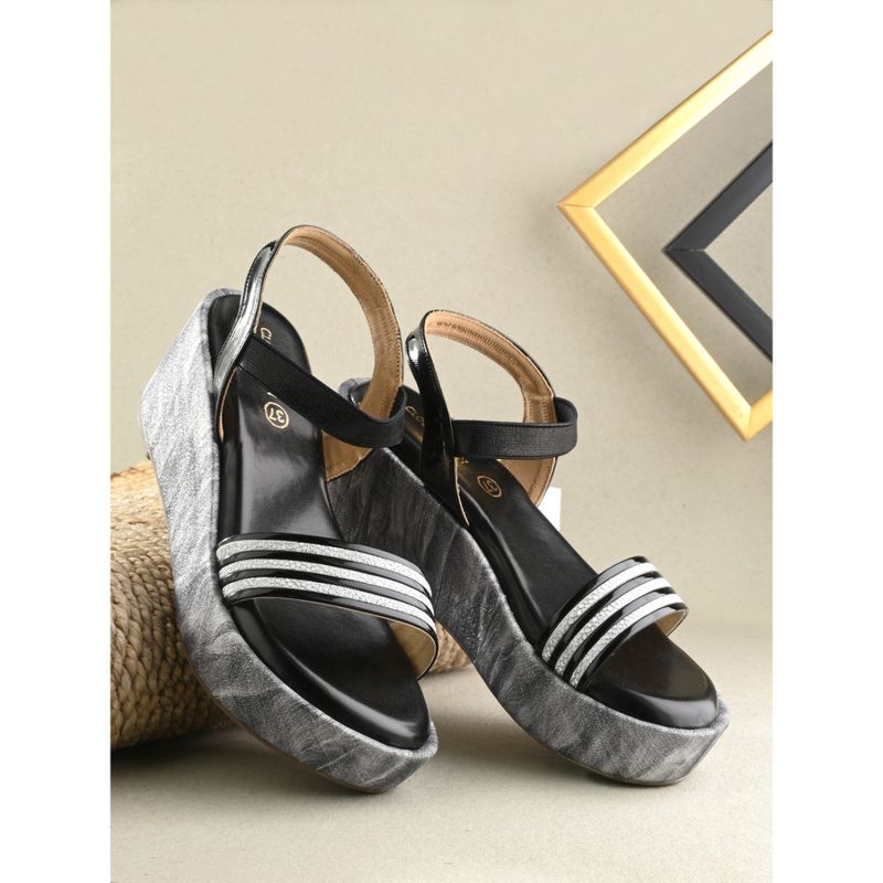 CLOG LONDON Black Comfortable Wedges (EURO 36)