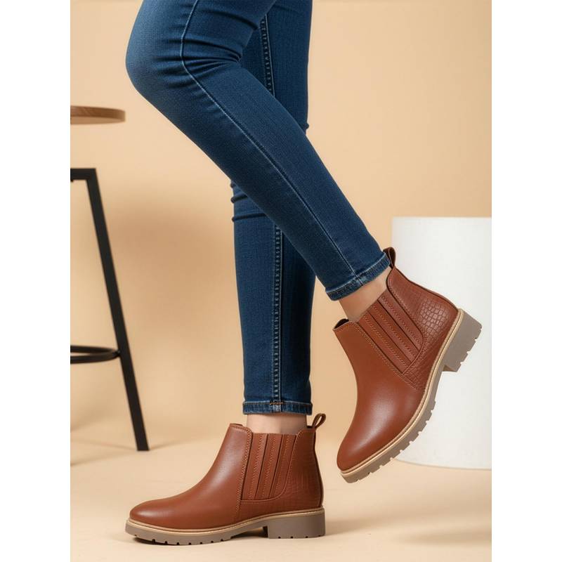 Iconics Women Dark Brown Chelseas Boots (EURO 36)