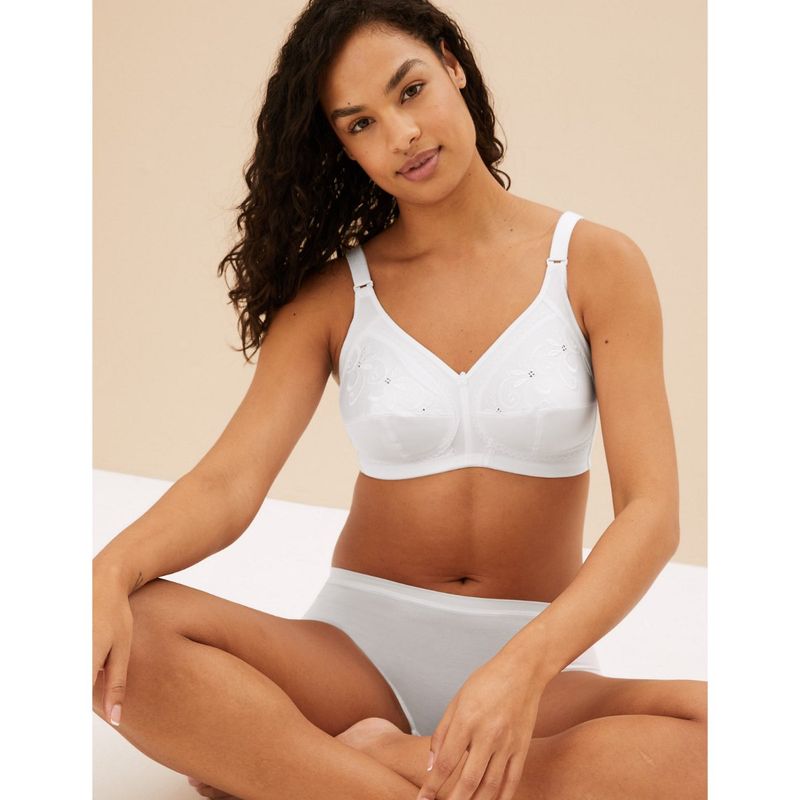 Marks & Spencer Total Support Embroidered Full Cup Bra - White (40D)