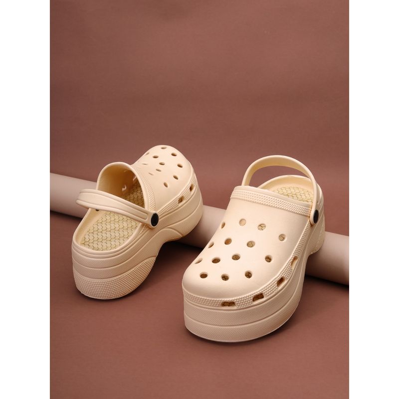 Earth saleae lyra buckle clog
