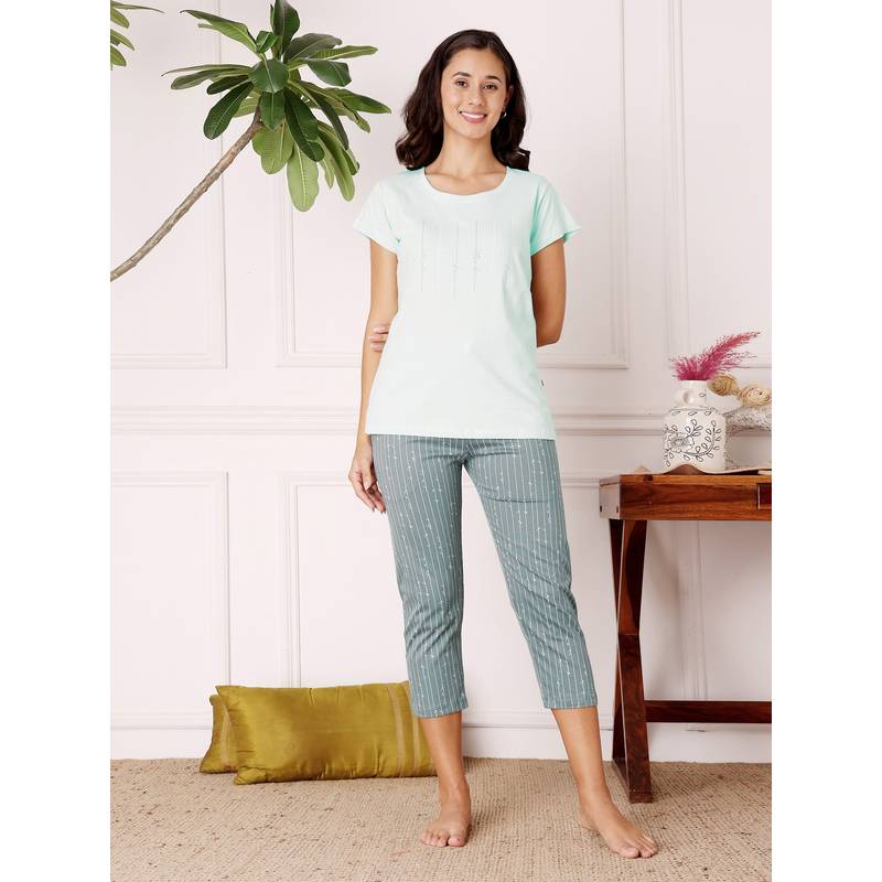 Bodycare Green Women Printed Half Sleeves T-Shirt with Capri (M)
