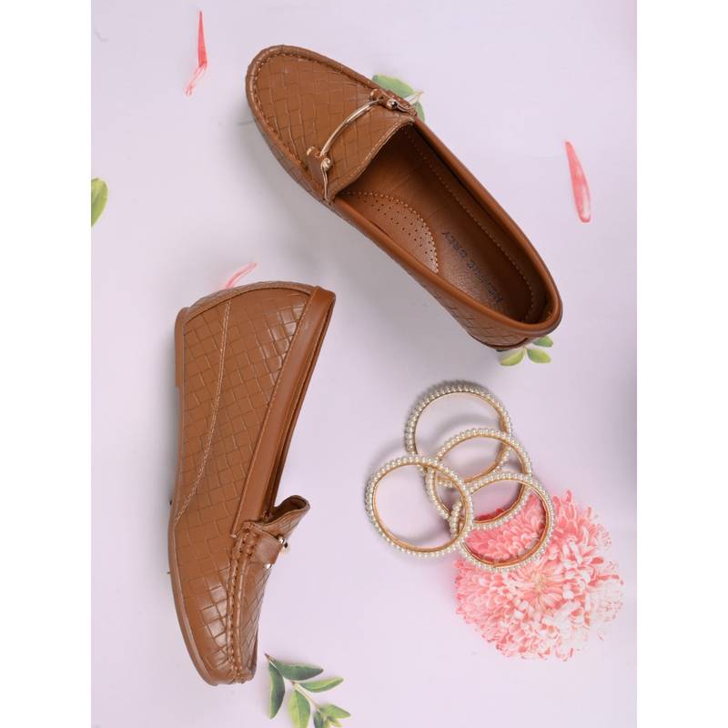 Ronnie Grey Women Tan Woven Loafers (EURO 36)