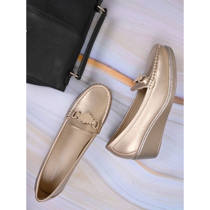 Ronnie Grey Women Gold Metallic Loafers (EURO 41)