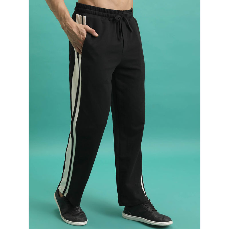 HIGHLANDER Black Solid Relaxed Fit Trackpant (32)