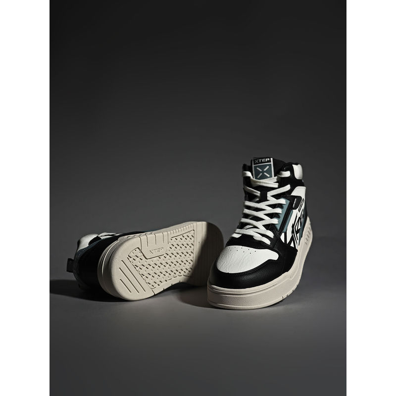 Xtep Mens Round Toe Lace-Ups Skateboarding Shoes Black & White (EURO 41)