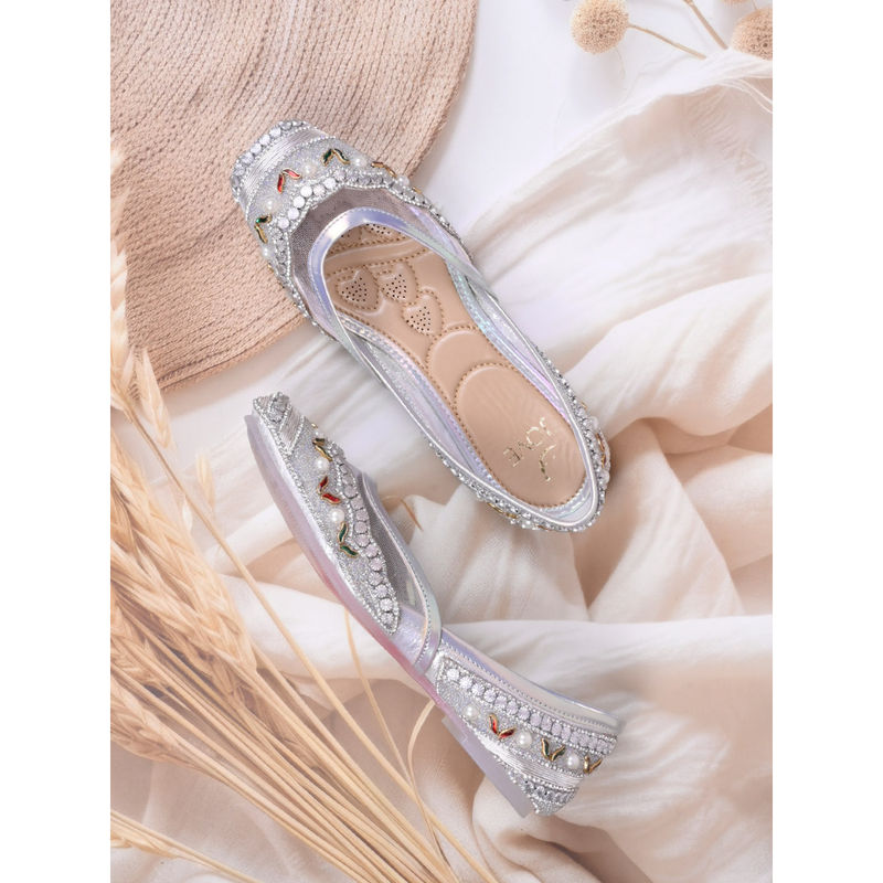 Jove Women Silver Ethnic Embellished Juttis (UK 3)