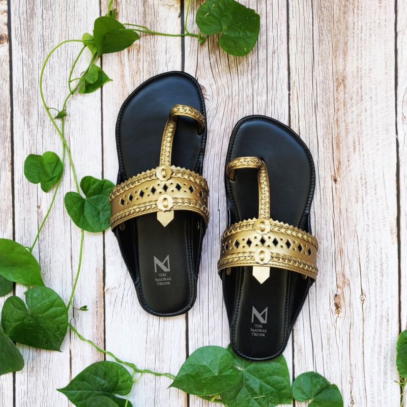 The Madras Trunk Eden Haiku Antique Kolhapuris - EURO 42