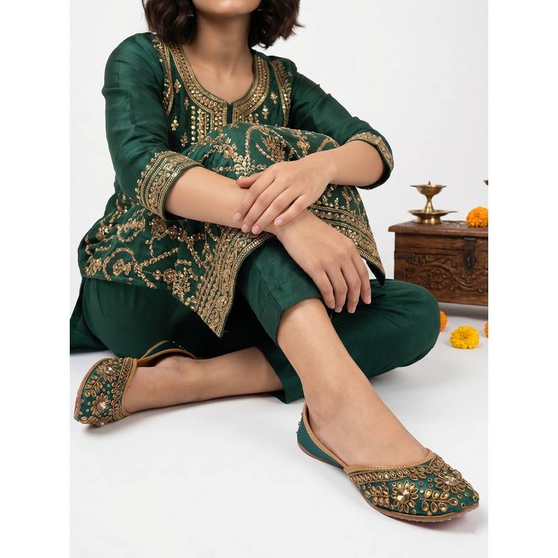 Dollphin Women Green Embroidered Ethnic Juttis (EURO 37)